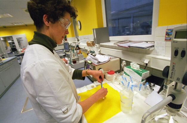 Labor in einem Bioethanolwerk der CropEnergies AG, Betrieb: CropEnergies Bioethanol GmbH, Zeitz, Sachsen-Anhalt; Produktionskapazität 285.000 Tonnen/Jahr.
Quelle: CropEnergies AG